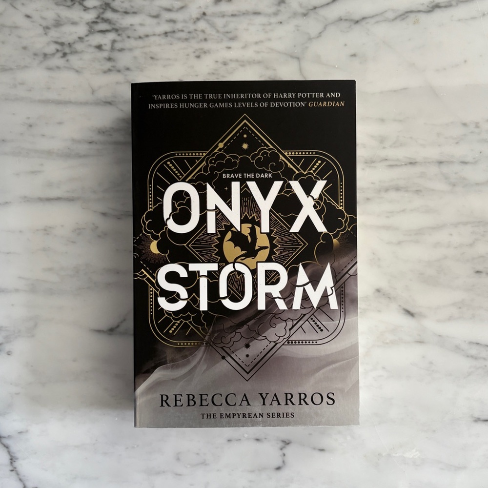 Onyx Storm by Rebecca Yarros Paperback
